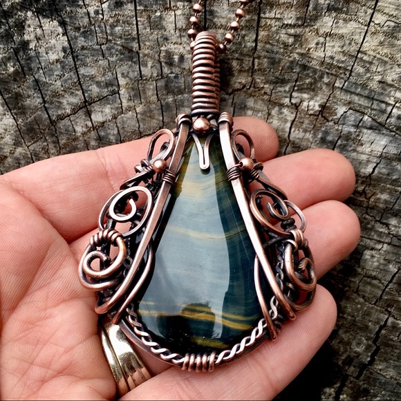 Hawks eye copper wire wrapped pendant necklace - Picture 7 of 10